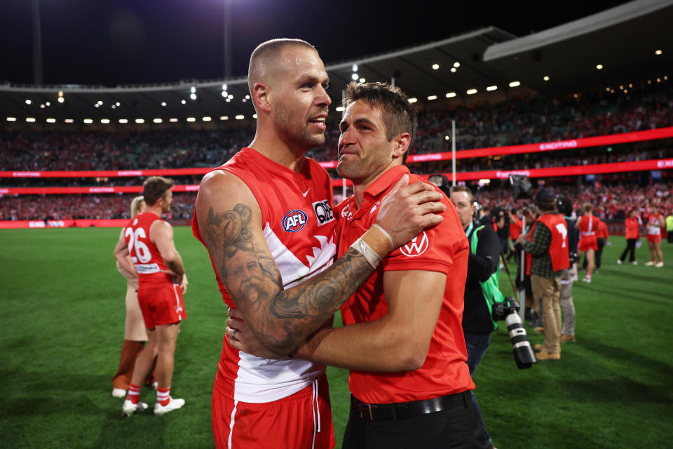 Josh P. Kennedy (pictured right) celebrates with Lance Franklin (pictured left) embrace at the SCG.