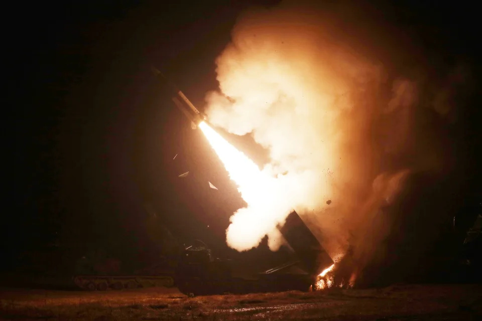 A surface-to-surface missile is fired into the sea off the east coast in this handout picture provided by the Defense Ministry, South Korea, October 5, 2022. South Korean Defense Ministry/Handout via REUTERS   ATTENTION EDITORS - THIS IMAGE HAS BEEN SUPPLIED BY A THIRD PARTY.