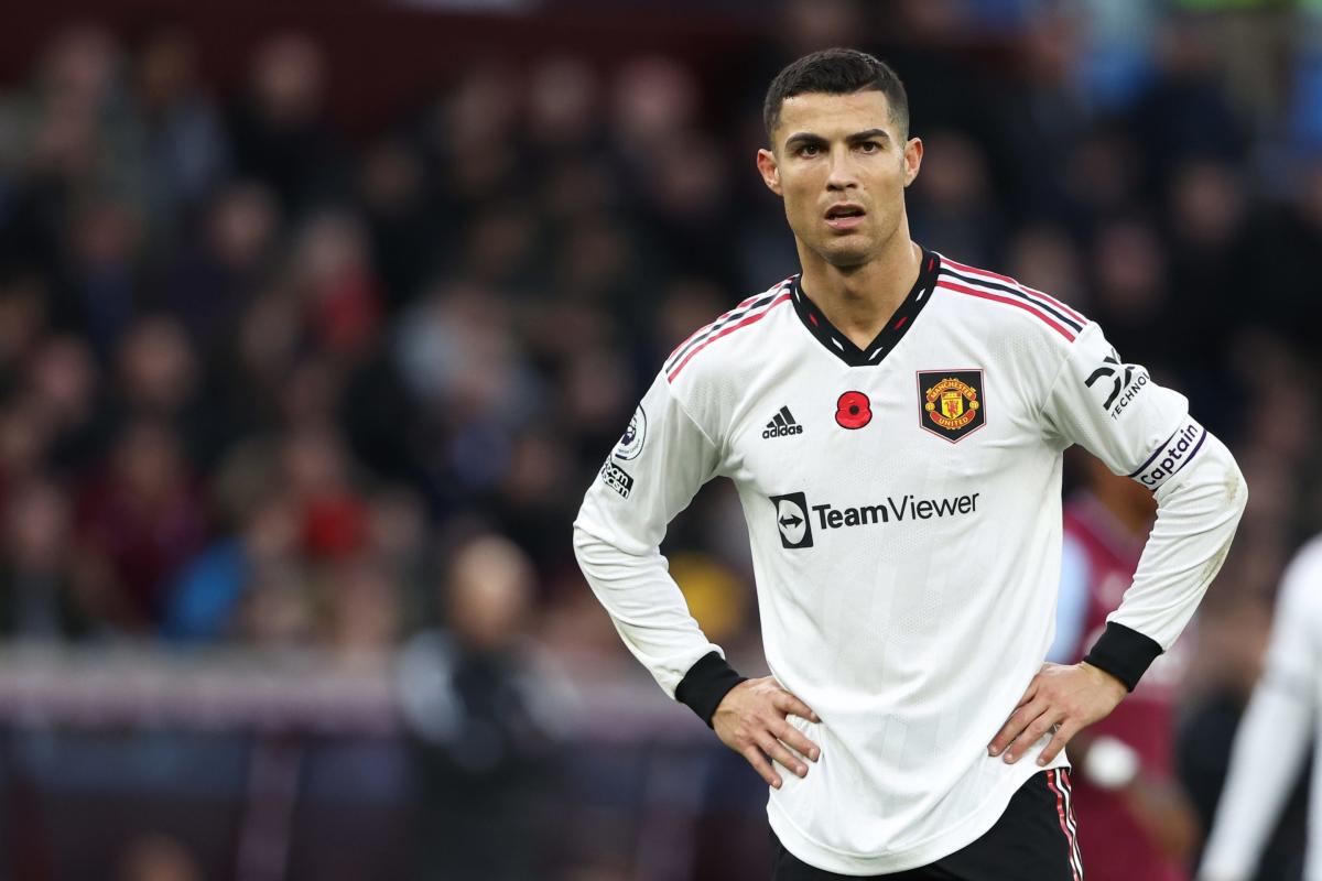 Cristiano Ronaldo says he feels 'betrayed' by Man United, claims execs are  trying to push him out of the club - Yahoo Sports