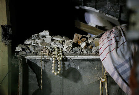 Debris are pictured at the site of a collapsed building after an earthquake in Mexico City, Mexico September 20, 2017. REUTERS/Henry Romero