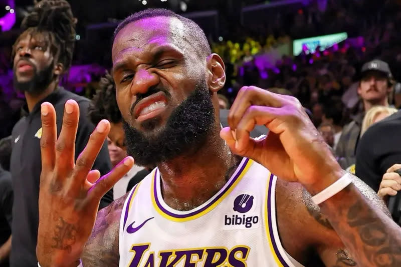 ▲「詹皇」LeBron James在對上丹佛金塊比賽的第二節開打沒多久，就順利達成紀錄，成為「40000分」俱樂部目前唯一的會員。（圖／美聯社／達志影像）