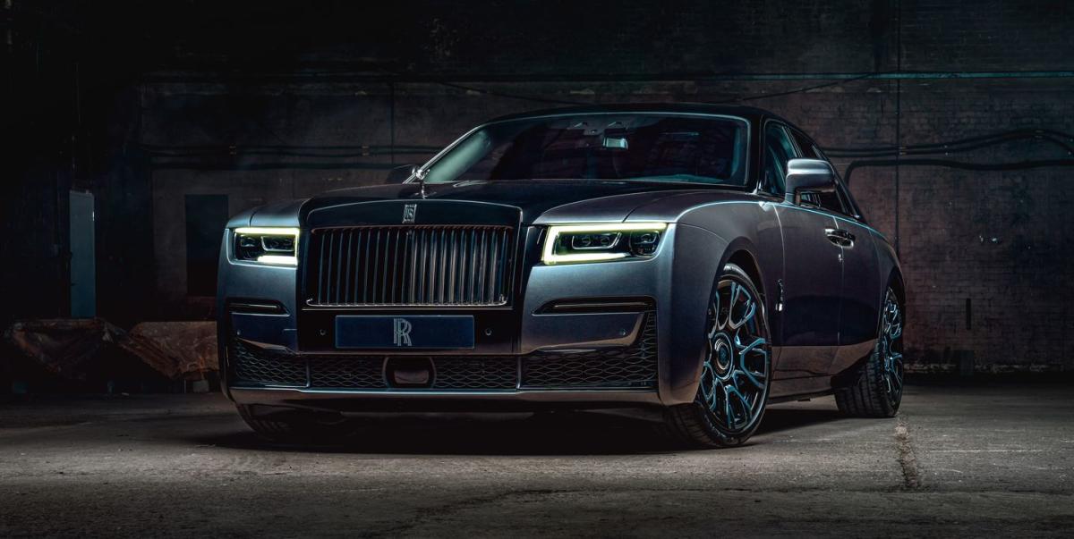 2020 Rolls-Royce Cullinan Black Badge photos and specs: blacked-out look  for the luxury SUV