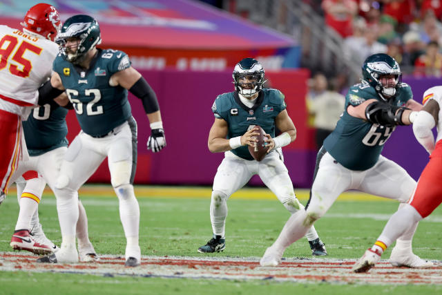 Jalen Hurts runs for 3 scores, Eagles beat Saints 40-29