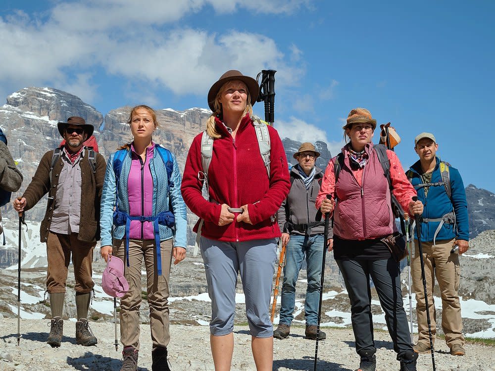 "Eine harte Tour": Der langjährige Freundeskreis von Clemens und Corinna bemüht sich seit deren Scheidung, das Miteinander aufrecht zu halten. (Bild: WDR/RoxyFilm/Oliver Oppitz)