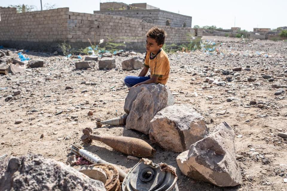葉門自2014年陷入內戰以來，爆炸頻傳，多處住宅區甚至埋設地雷，造成眾多民眾家破人亡。   圖：翻攝自無國界醫生組織臉書