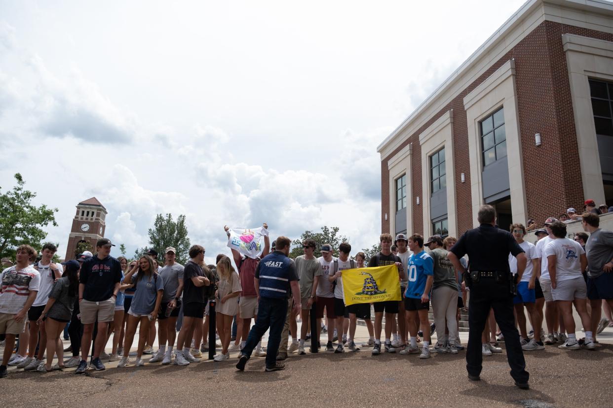 Counter-protesters followed Palestinian supporters to the School of Applied Sciences at the University of Mississippi in Oxford on Thursday.