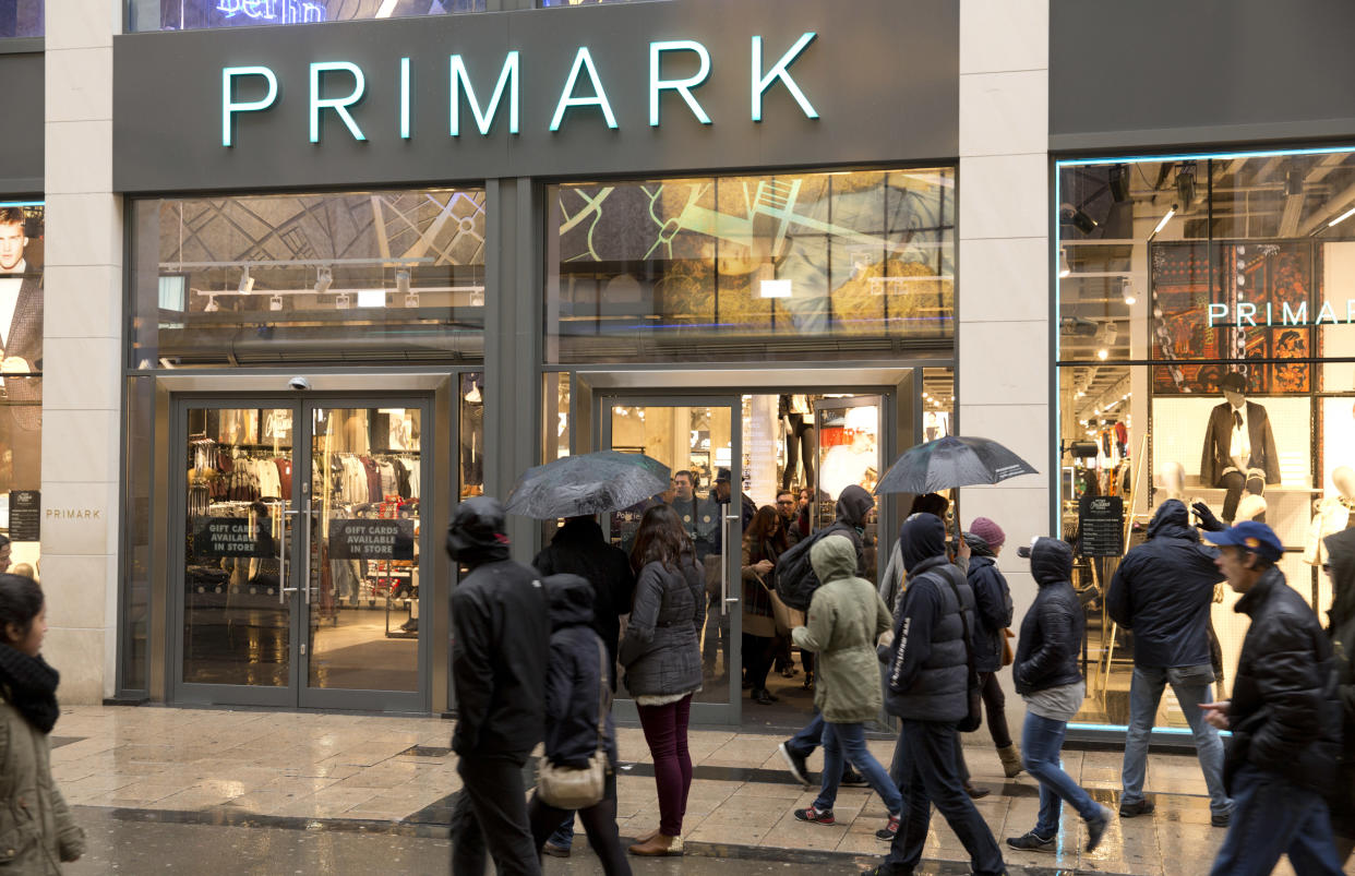 Sexismus-Vorwurf in Primark-Filialen. (Bild: AP Photo)