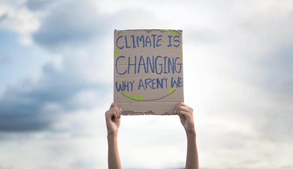 <a href="https://www.shutterstock.com/es/image-photo/climate-change-concept-demostration-children-message-1528671014" rel="nofollow noopener" target="_blank" data-ylk="slk:Piyaset / Shutterstock;elm:context_link;itc:0;sec:content-canvas" class="link ">Piyaset / Shutterstock</a>