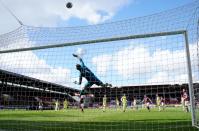 Premier League - Burnley v Newcastle United