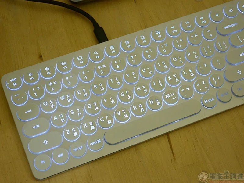 Kolude Keyhub 九合一集線鍵盤開箱動手玩，充分解放你的桌面
