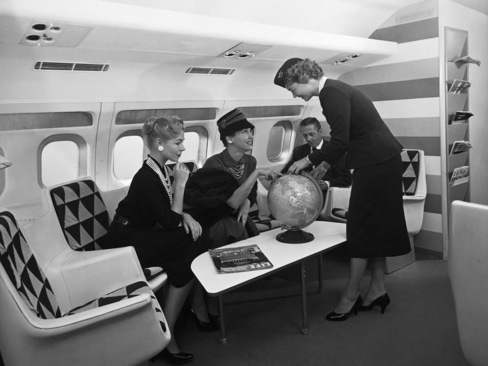 Convair 880 club cabin