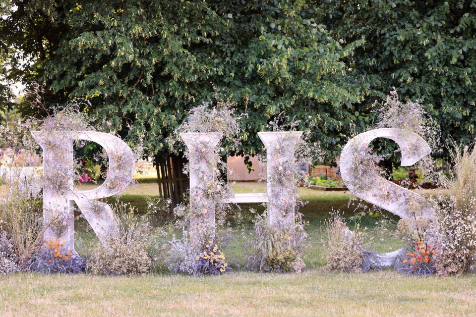 rhs hampton court palace flower show garden festival