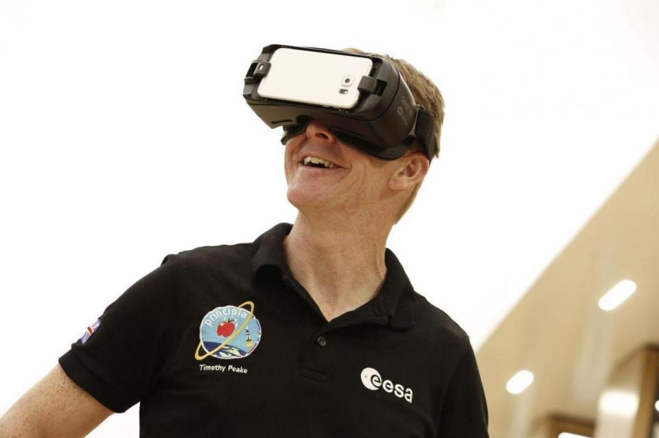 Tim Peake using Space Descent VR