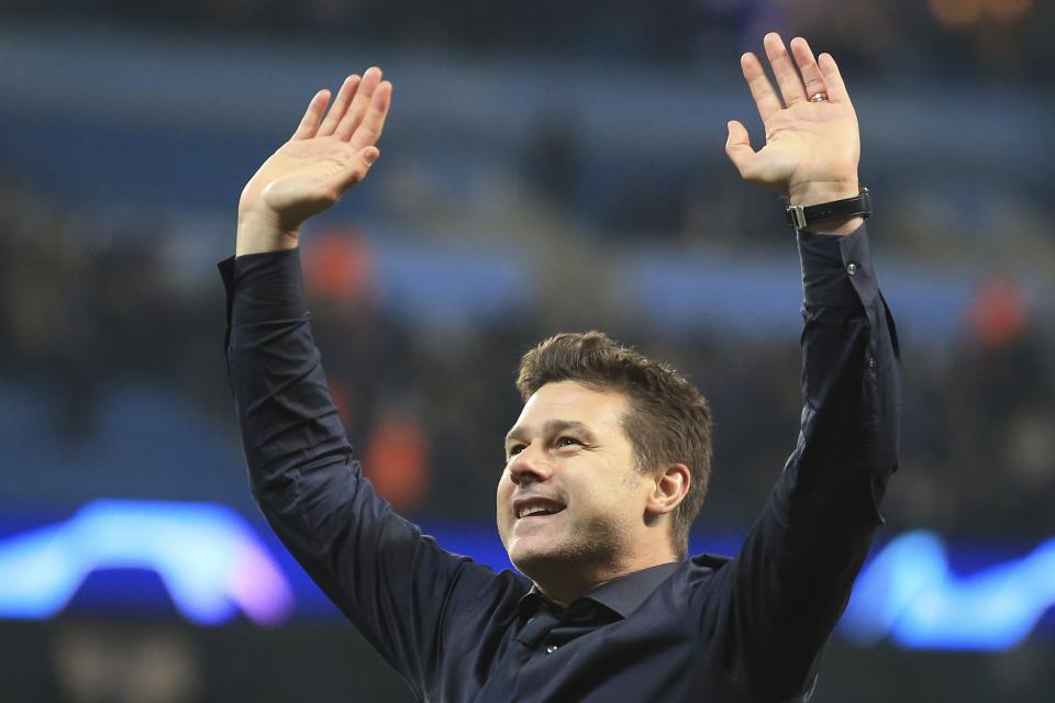 El técnico de Tottenham Mauricio Pochettino tras lograr la clasificación a las semifinales de la Liga de Campeones al eliminar al Manchester City, el miércoles 17 de abril de 2019. (AP Foto/Jon Super)