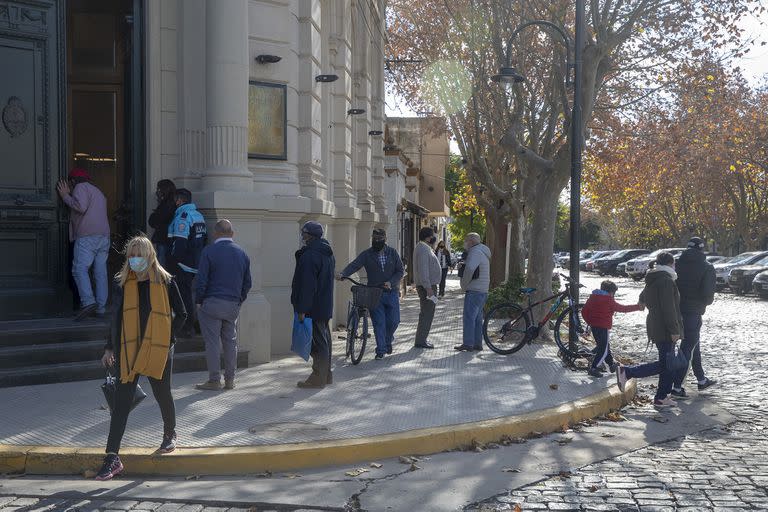 Los beneficiarios de Anses pueden acercarse a cobrar sus prestaciones según la terminación de su DNI