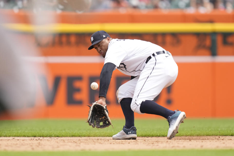 Detroit Tigers third baseman Jonathan Schoop misplays the grounder hit by Oakland Athletics' Jordan Diaz during the fifth inning of a baseball game, Thursday, July 6, 2023, in Detroit. (AP Photo/Carlos Osorio)