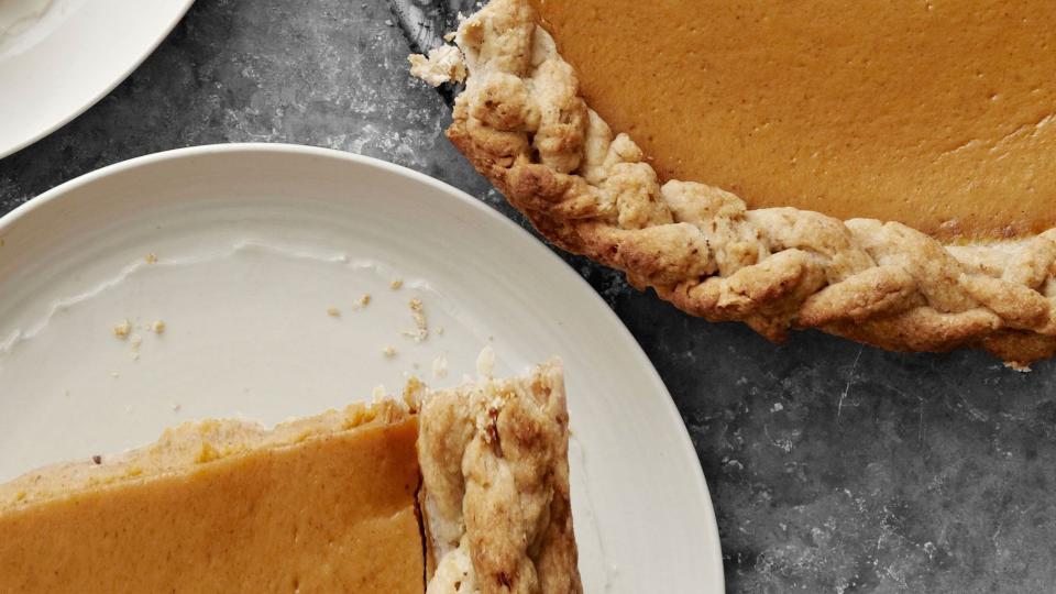 pumpkin pie with walnut crust