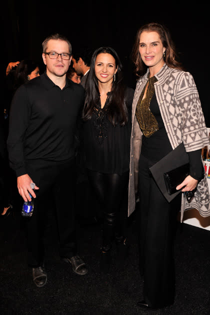 Von der Berlinale zurückgekehrt: Matt Damon amüsierte sich mit seiner Frau Luciana Barroso und Brooke Shields bei Designer Naeem Khan. (Bilder: Getty Images)