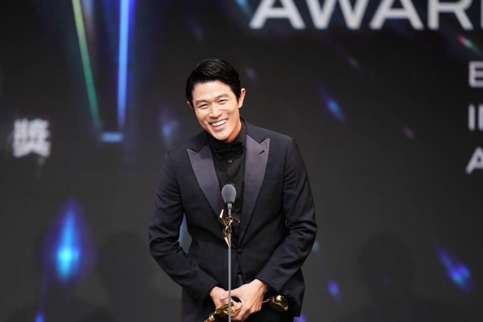 鈴木亮平獲頒卓越亞洲電影人獎。（圖／翻攝自Asian Film Awards Academy粉絲專頁）