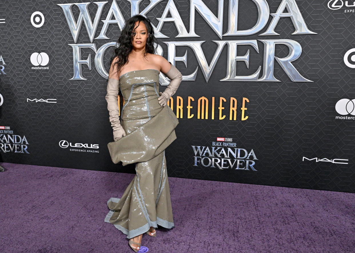  Rihanna attends the LA premiere of Black Panther: Wakanda Forever