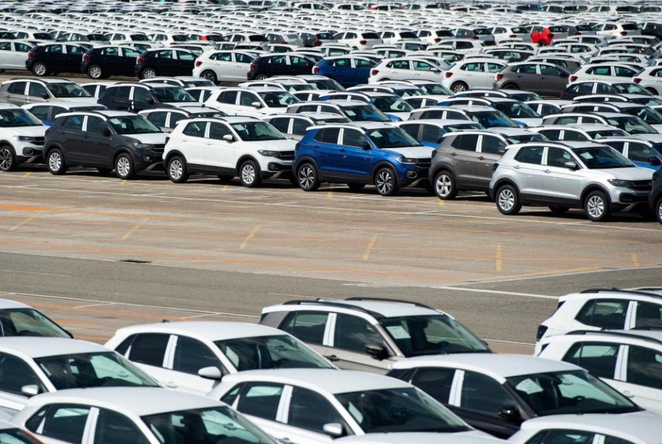 Around 5,000 unfinished cars were parked outside the Volkswagen Navarra factory in Pamplona last week due to a lack of semiconductors.