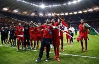 Dnipro Dnipropetrovsk v Sevilla - UEFA Europa League Final - National Stadium, Warsaw, Poland - 27/5/15. Sevilla celebrate winning the UEFA Europa League Final Reuters / Kai Pfaffenbach