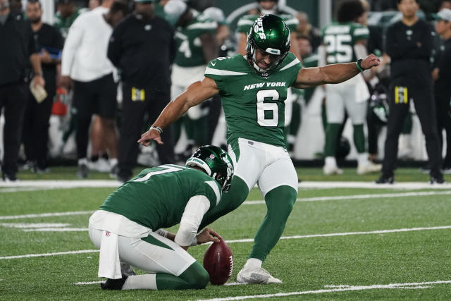 Jets kicker Ammendola has stunning debut as punter in pinch