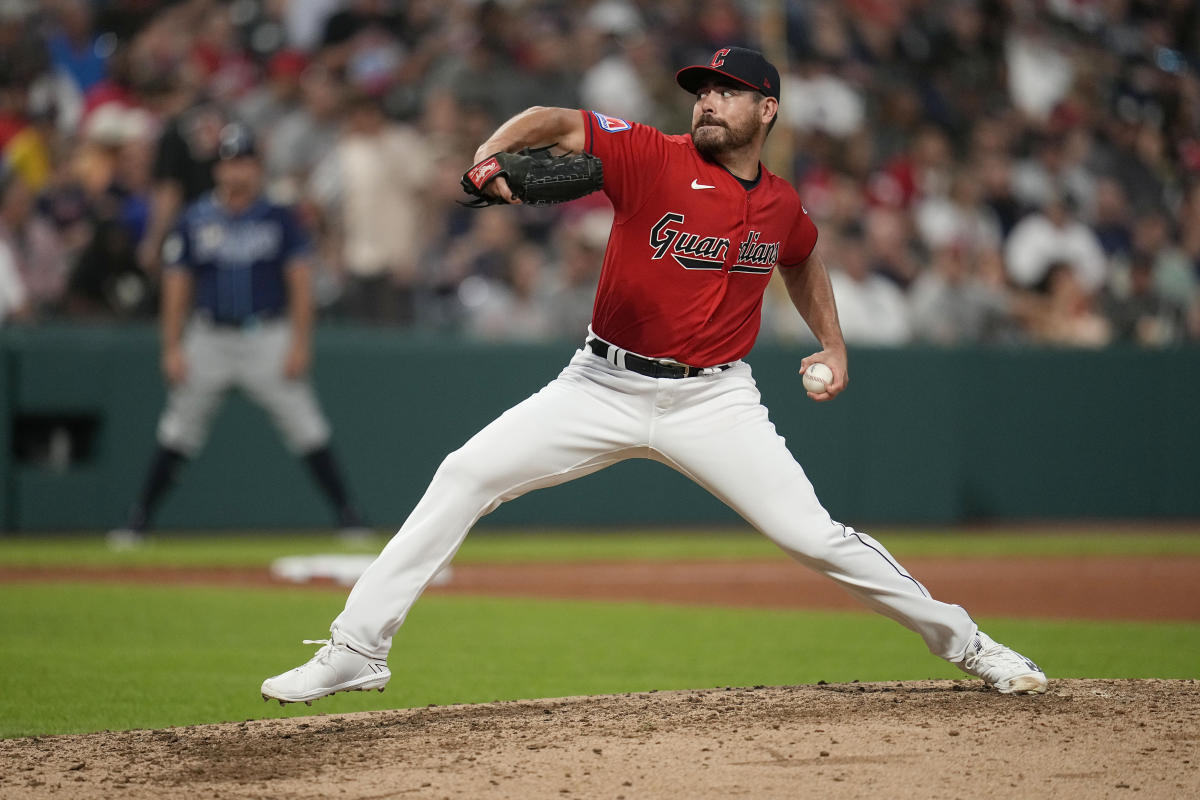 Braves RHP Charlie Morton goes on IL with finger issue, making him  ineligible for NLDS