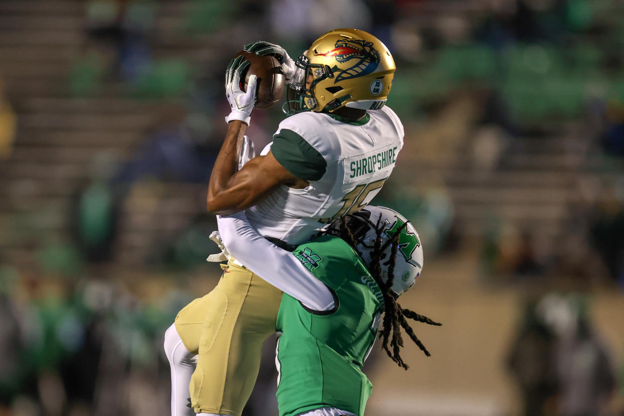 HUNTINGTON, WV - DECEMBER 18: UAB Blazers wide receiver Trea Shropshire (15) pulls in a 38-yard pass as Marshall Thundering Herd defensive back Steven Gilmore (3) defends during the first quarter of the 2020 Ryan C-USA Football Championship Game between the UAB Blazers and the Marshall Thundering Herd on October 24, 2020, at Joan C. Edwards Stadium in Huntington, WV. (Photo by Frank Jansky/Icon Sportswire via Getty Images)