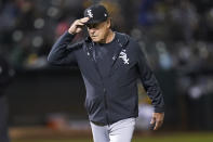 Chicago White Sox manager Tony La Russa walks to the dugout after making a pitching change during the sixth inning of the team's team's baseball game against the Oakland Athletics in Oakland, Calif., Wednesday, Sept. 8, 2021. (AP Photo/Jeff Chiu)