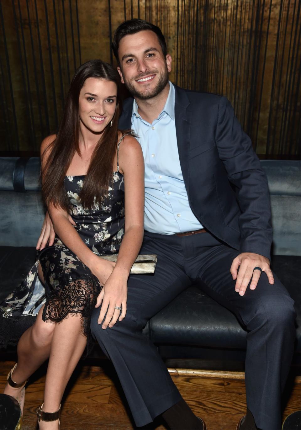 A Body Language Expert Noticed Legit Cracks In Jade Roper And Tanner Tolbert's Marriage