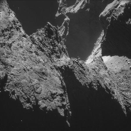 A handout image captured October 23, 2014, from a distance of about 7.8 km (4.8 miles) from the surface, of the comet 67P/Churyumov-Gerasimenko, made available by the European Space Agency (ESA) on November 11, 2014. REUTERS/ESA/Rosetta/NAVCAM - CC BY-SA IGO 3.0/ Handout via Reuters