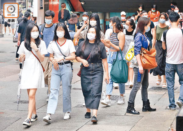 本港疫情原本初現曙光，惟近日被Delta印度變種病毒陰霾籠罩。（陳德賢攝）