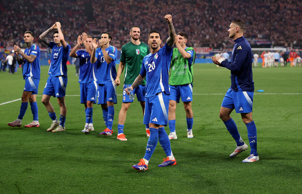 義大利靠著Mattia Zaccagni踢平險晉級。(Photo by Julian Finney/Getty Images)