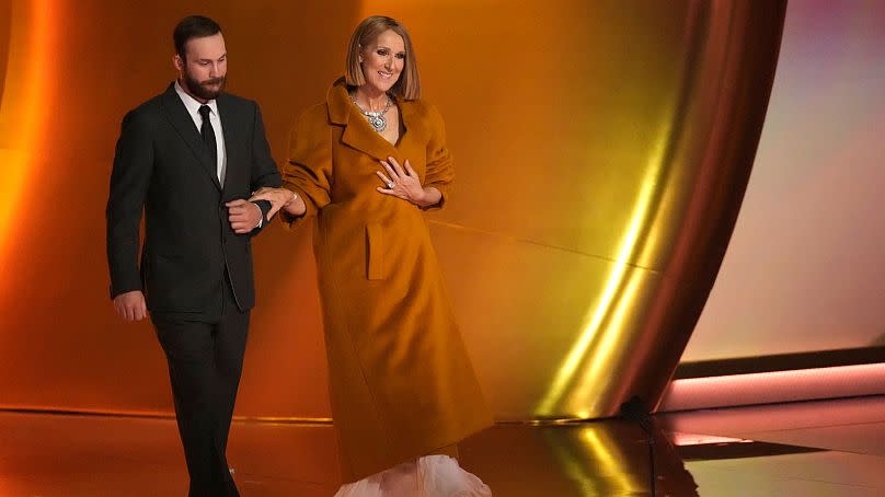 Céline Dion présente le prix de l'album de l'année lors de la 66ᵉ édition des Grammy Awards, février 2024