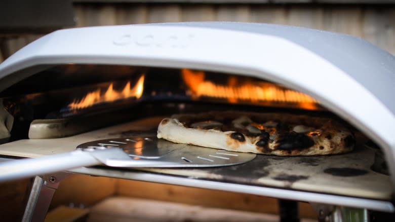 Gas-fired pizza oven