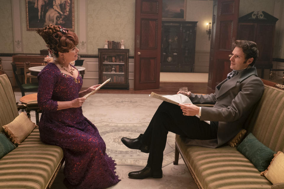 Polly Walker as Lady Portia Featherington, Rupert Young as Lord Jack Featherington in Season 2<span class="copyright">Courtesy of Netflix</span>