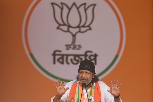 Mithun joins BJP, PM calls him 'Banglar Chhele