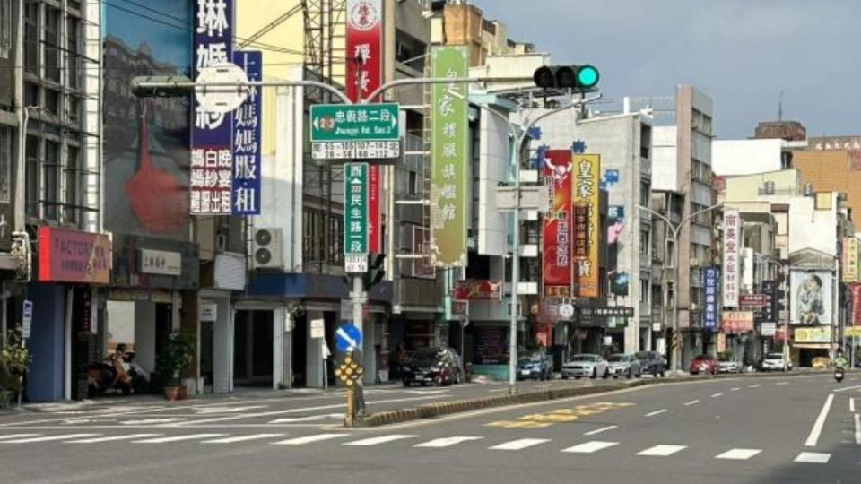 台南市試辦機車取消兩段式左轉。（圖／翻攝自台南市政府官網）