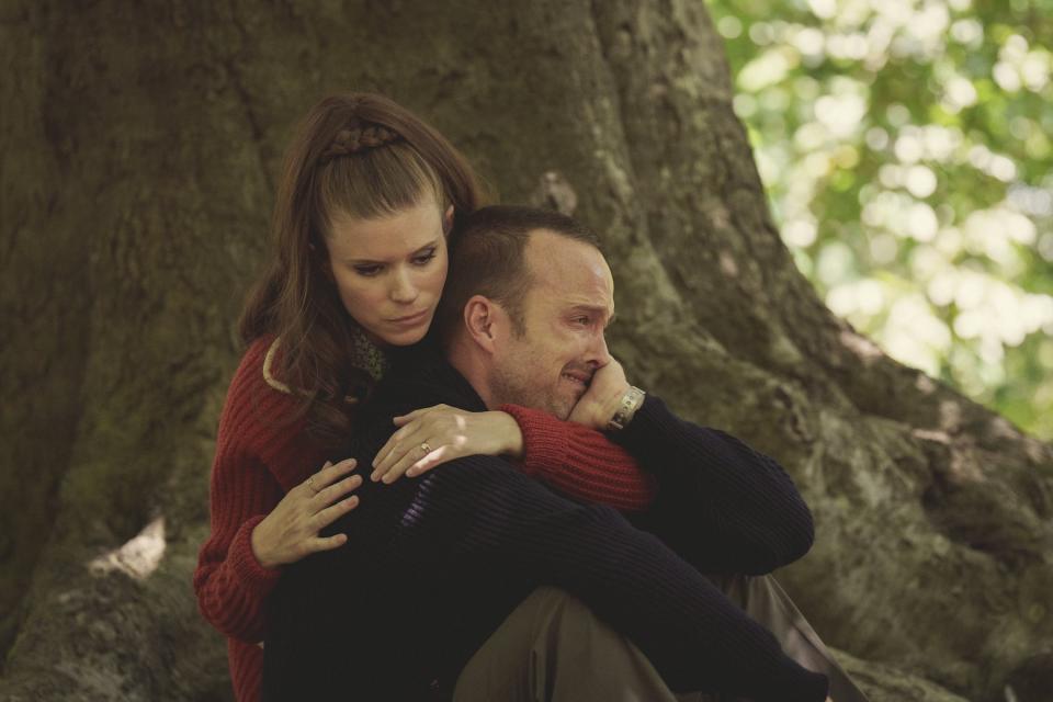Kate Mara and Aaron Paul in the 'Black Mirror' episode "Beyond the Sea."