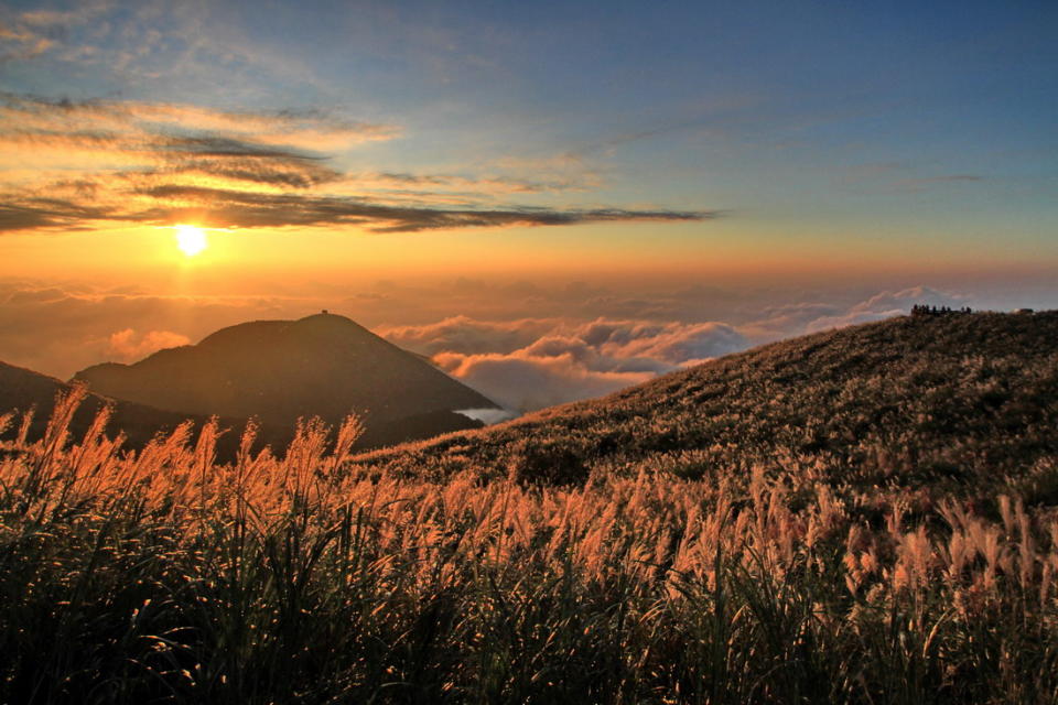 ▲ 陽明山國家公園的大屯山，是北台灣低海拔山區賞雲海夕照的首選地點。