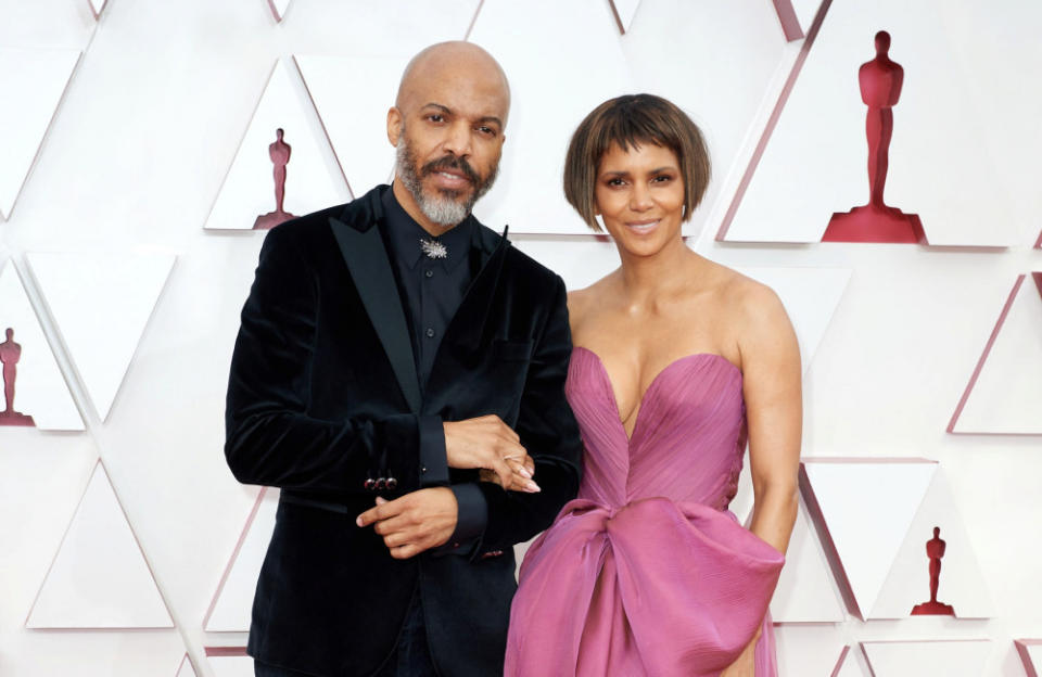 Halle Berry was moved by Van Hunt's piece for her website credit:Bang Showbiz