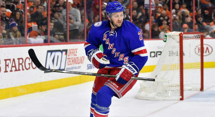 New York Rangers’ Derek Stepan looks to his teammates after scoring a goal. (Derik Hamilton/AP)