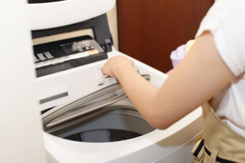 ▲妹子抱怨租屋處的共用洗衣機讓衣物越洗越髒，房東回覆「半年拆機洗一次」，讓網友反推「這房東很佛了」。（示意圖／取自photoAC）