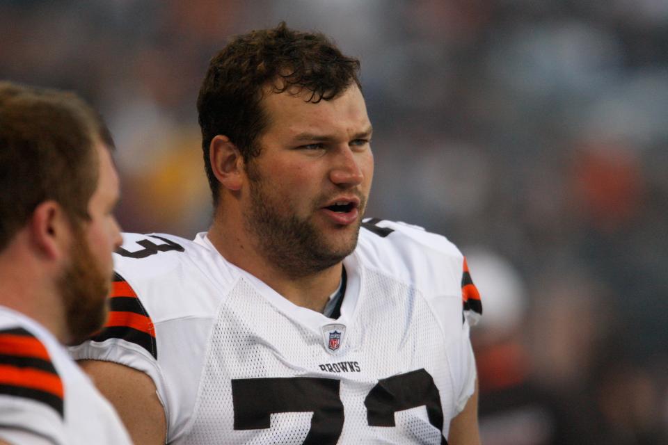 Former Cleveland Browns offensive lineman Joe Thomas (73) before the start of a preseason game in Chicago on Sept. 3, 2009.