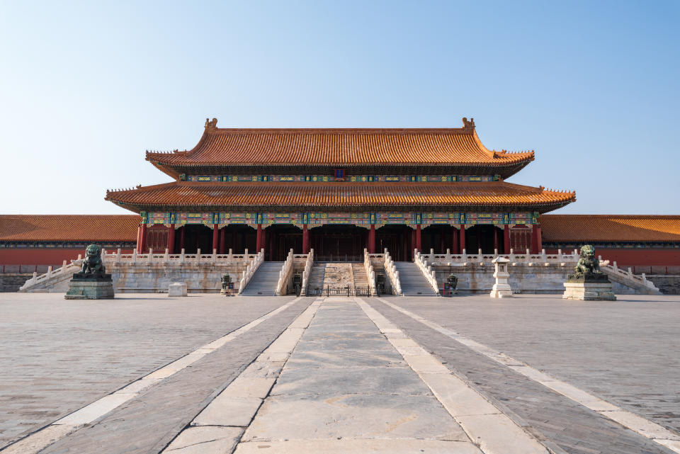 Taihe gate（太和門） is the largest gate in the Forbidden City and the main gate of the outer court palace. A pair of bronze lions and four bronze tripods were cast in the Ming Dynasty. In the Ming Dynasty, Taihe gate was the place where 