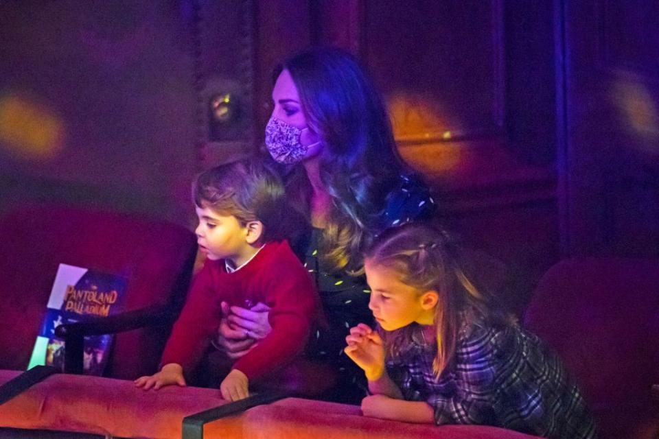 See All the Best Photos of Prince William, Kate Middleton and Their Kids at the Pantomime