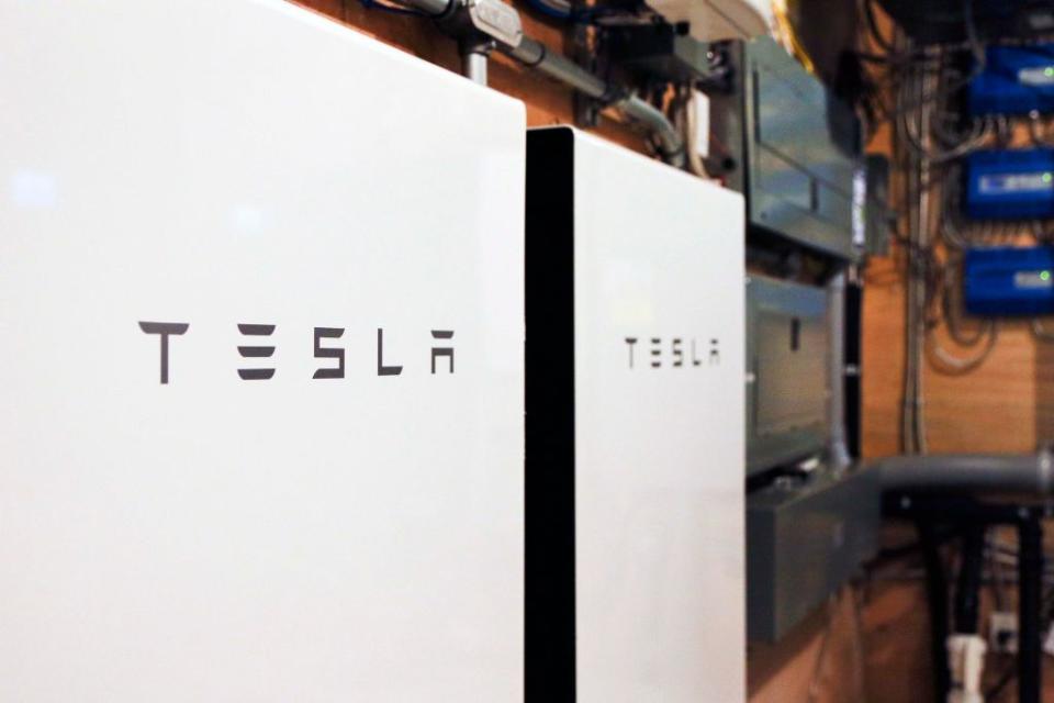 La batteria ricaricabile Tesla Powerwall 2 (Getty)