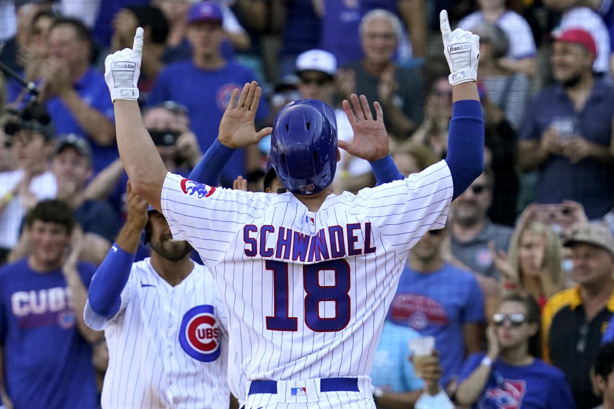 Duffy's pinch-hit lifts Cubs over Pirates 3-2