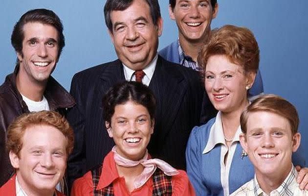 Erin with her Happy Days castmates. Source: Wiki/Commons